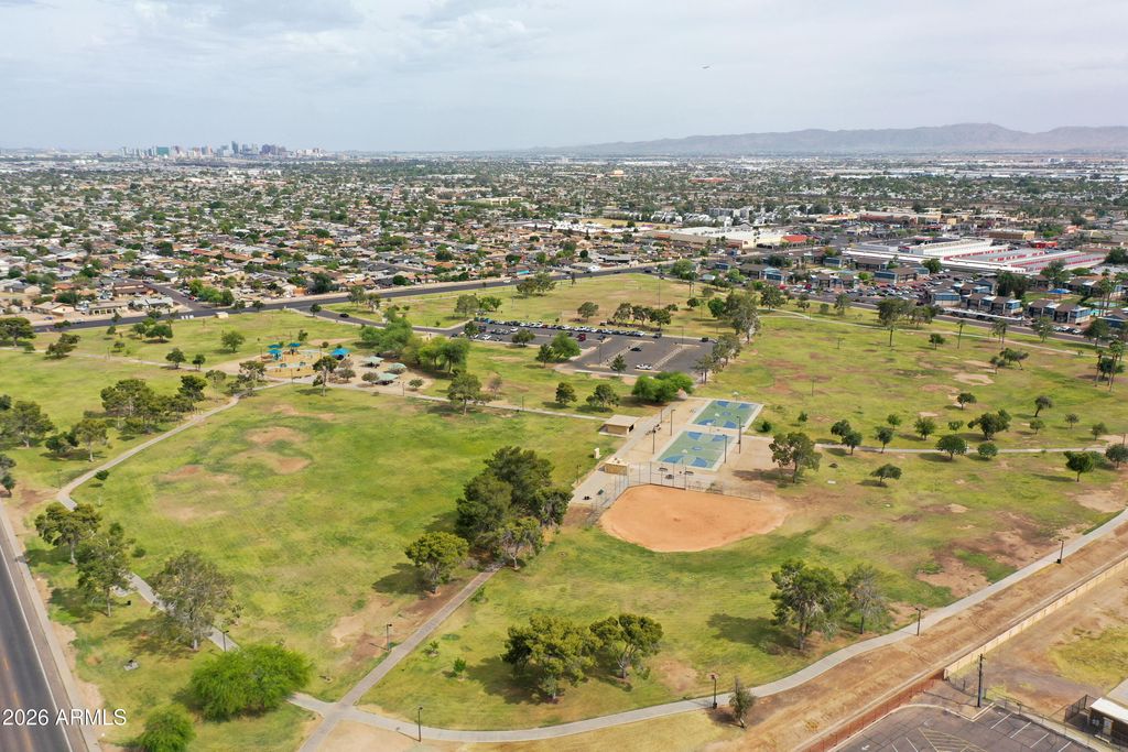 Image 22 of property listing at 2223 N 47TH Avenue, Phoenix, AZ 85035
