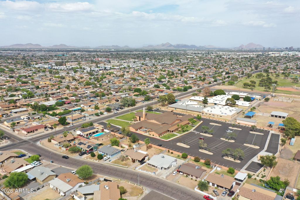 Image 23 of property listing at 2223 N 47TH Avenue, Phoenix, AZ 85035