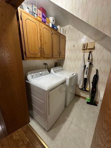 28 Queens Court 28, Westchester, IL 60154