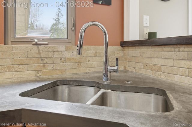 23632 Wesley Drive, Farmington, MI 48335