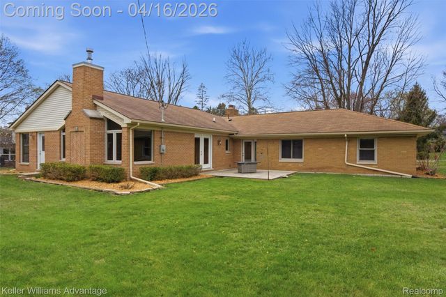 23632 Wesley Drive, Farmington, MI 48335