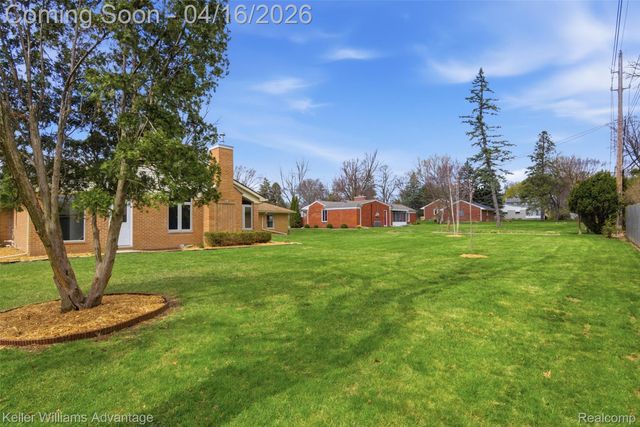 23632 Wesley Drive, Farmington, MI 48335