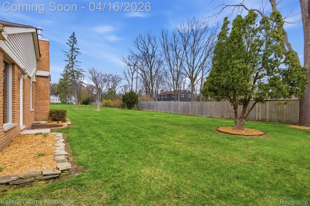 23632 Wesley Drive, Farmington, MI 48335