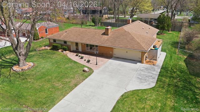 23632 Wesley Drive, Farmington, MI 48335