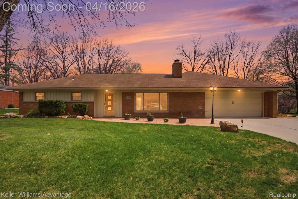 23632 Wesley Drive, Farmington, MI 48335