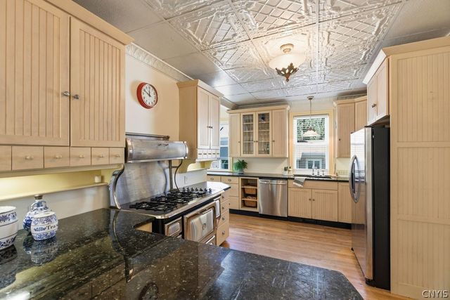 6 West Elizabeth Street, Skaneateles, NY 13152