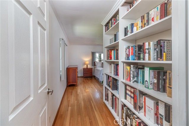 1030 E San Jose, Burbank, CA 91501