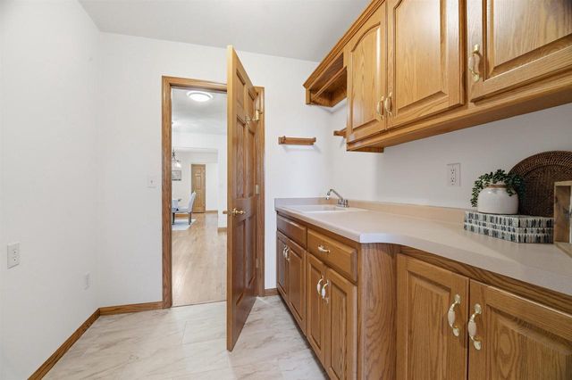 W2048 EVERGREEN DRIVE, Kaukauna, WI 54130