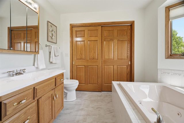 W2048 EVERGREEN DRIVE, Kaukauna, WI 54130