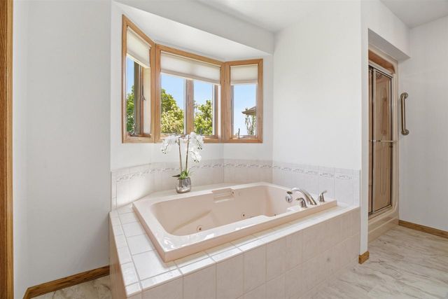 W2048 EVERGREEN DRIVE, Kaukauna, WI 54130