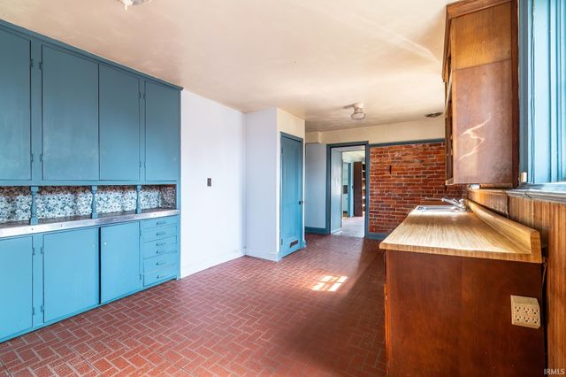 8126 Coldwater Road, Fort Wayne, IN 46825