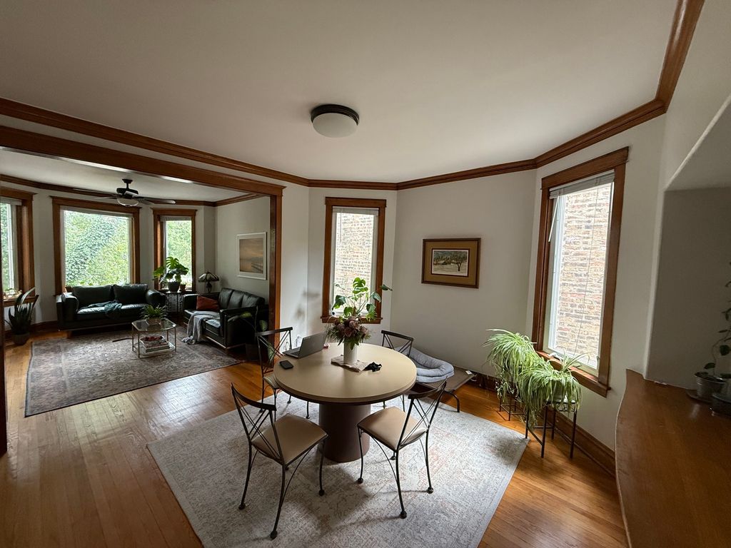 Image 14 of property listing at 3734 N LEAVITT Street, Chicago, IL 60618
