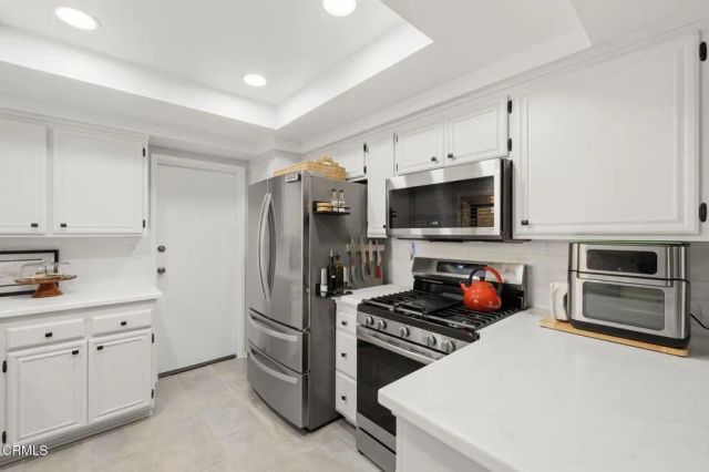 924 Sandberg Lane, Ventura, CA 93003