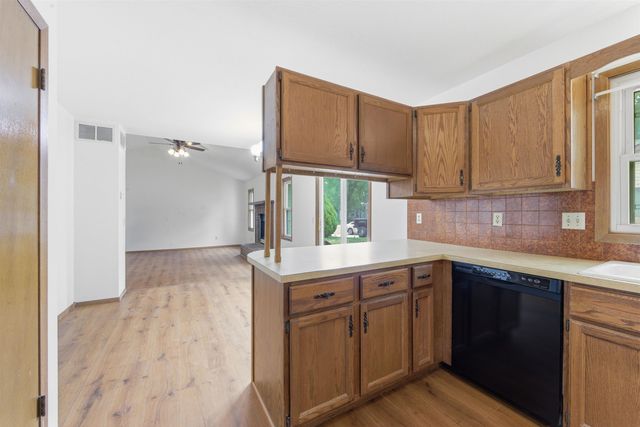 635 N Covington St, Wichita, KS 67212