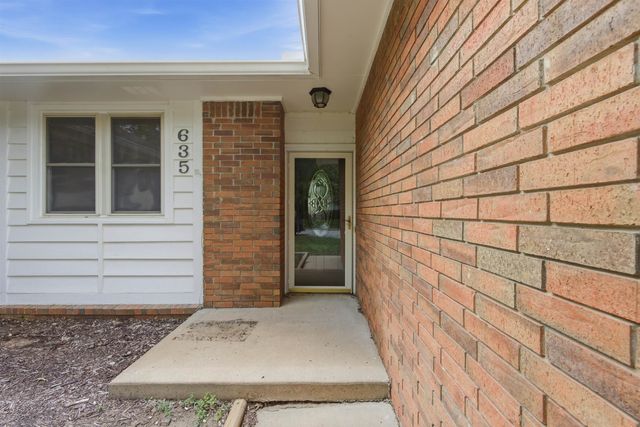 635 N Covington St, Wichita, KS 67212