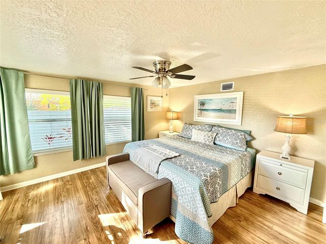 1304 NEW YORK AVENUE, Dunedin, FL 34698