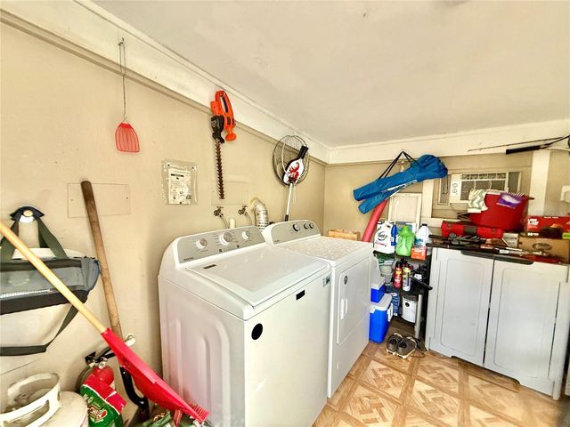 1304 NEW YORK AVENUE, Dunedin, FL 34698