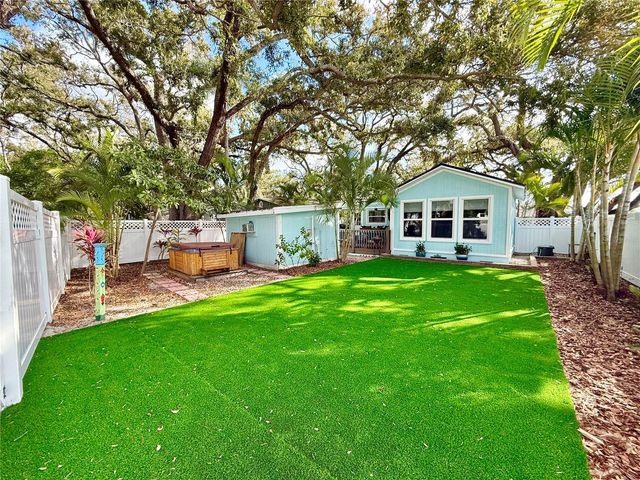 1304 NEW YORK AVENUE, Dunedin, FL 34698