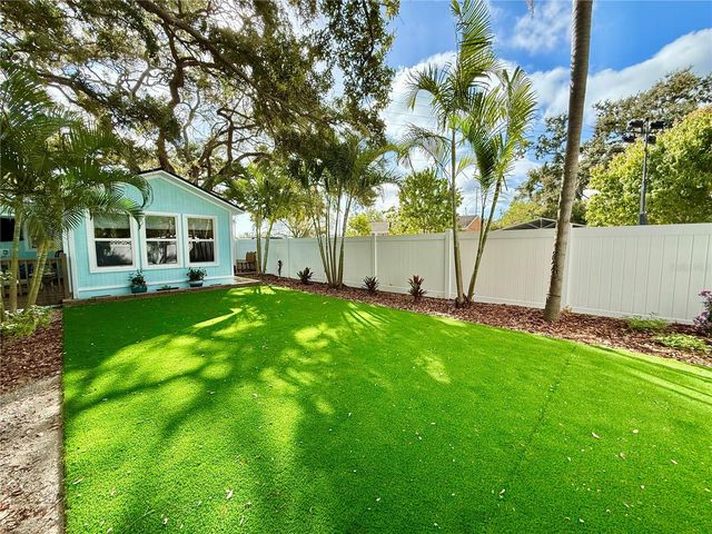 1304 NEW YORK AVENUE, Dunedin, FL 34698