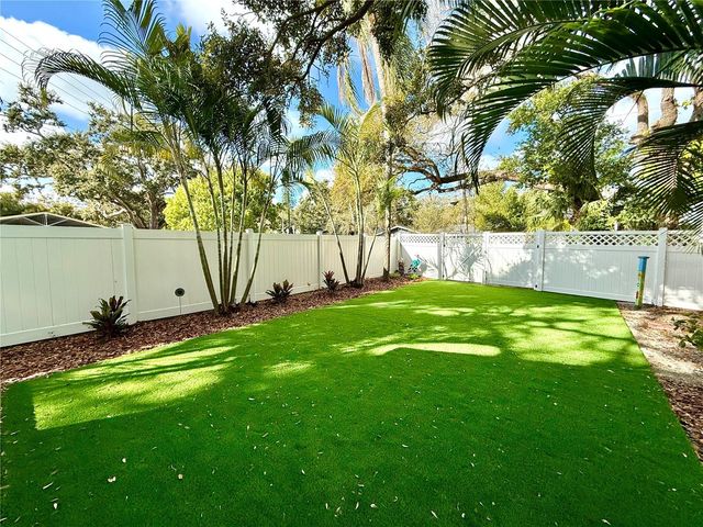 1304 NEW YORK AVENUE, Dunedin, FL 34698