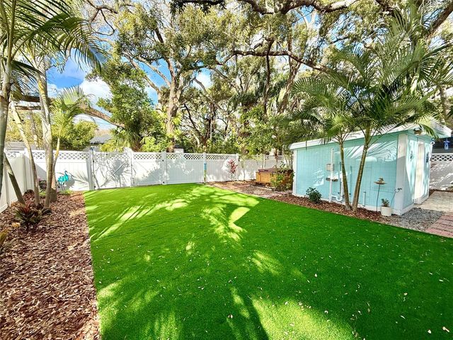 1304 NEW YORK AVENUE, Dunedin, FL 34698