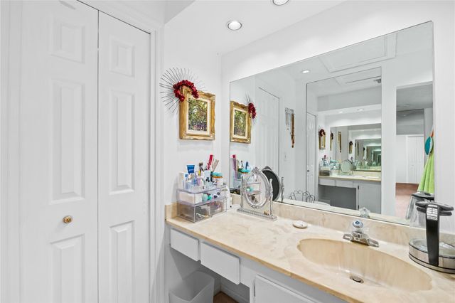 3225 NE 13th Street 201, Pompano Beach, FL 33062