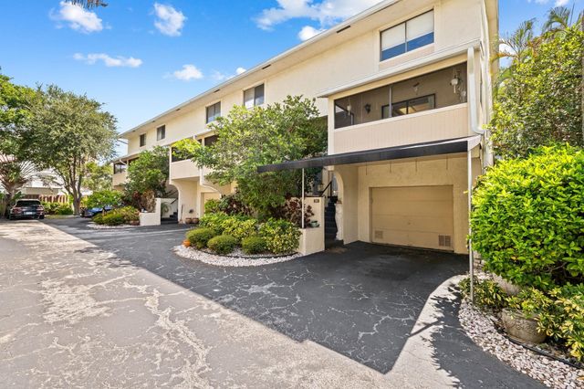3225 NE 13th Street 201, Pompano Beach, FL 33062