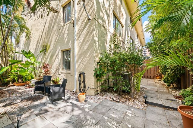 3225 NE 13th Street 201, Pompano Beach, FL 33062