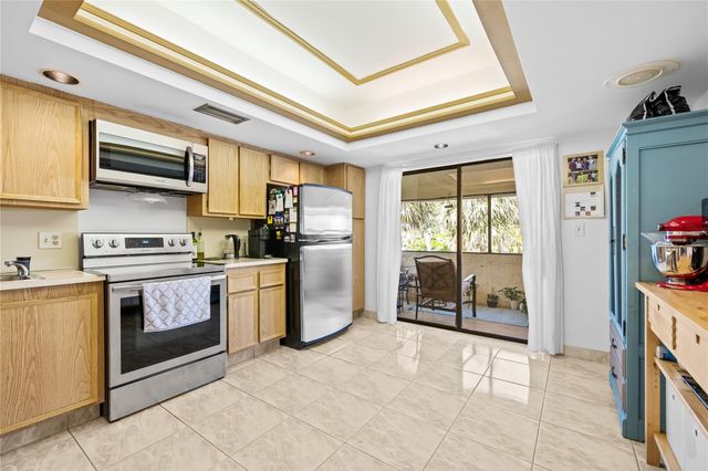 3225 NE 13th Street 201, Pompano Beach, FL 33062