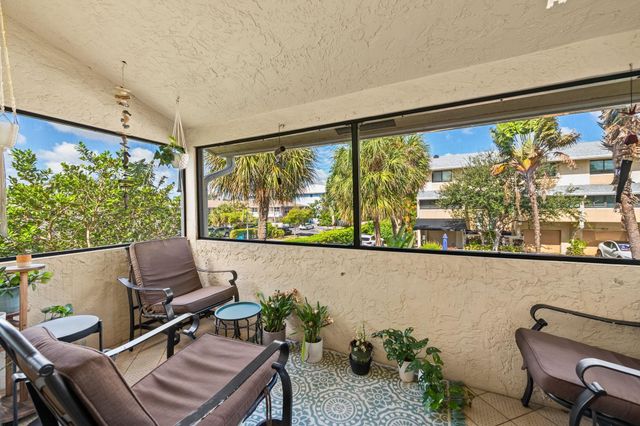 3225 NE 13th Street 201, Pompano Beach, FL 33062