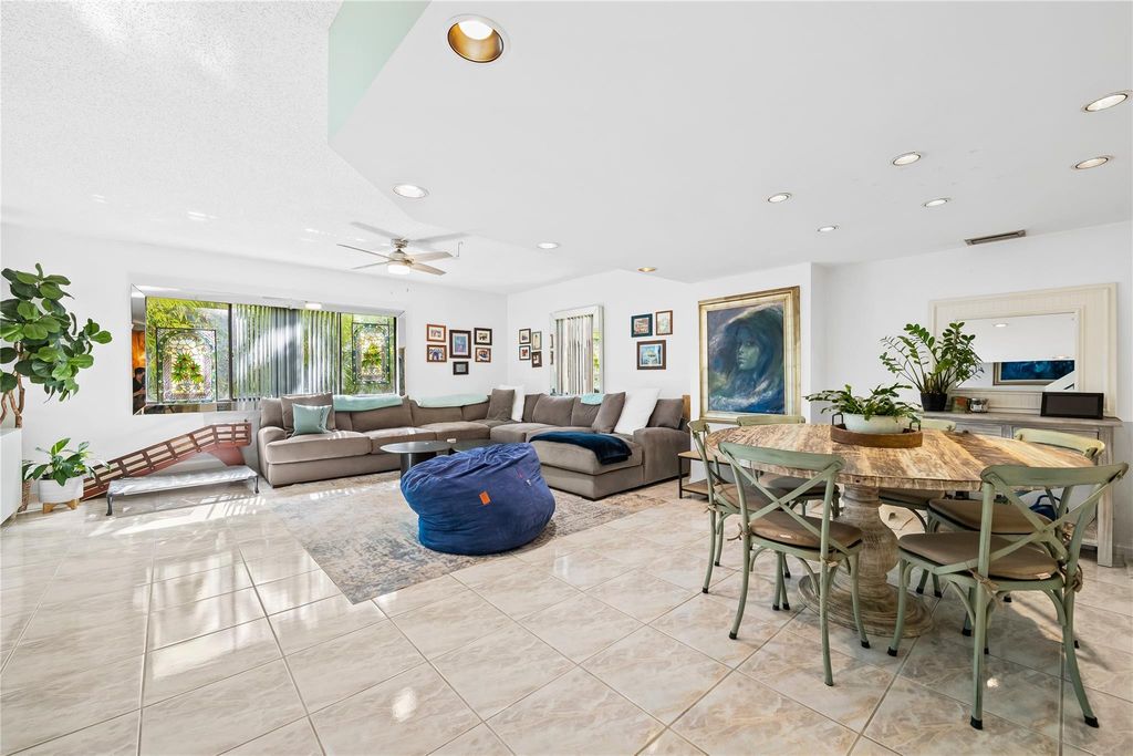 3225 NE 13th Street 201, Pompano Beach, FL 33062