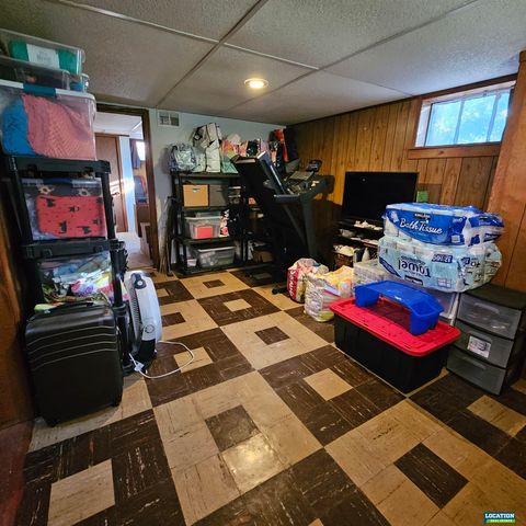 2750 S 34th Street, Lincoln, NE 68506