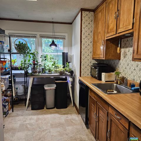 2750 S 34th Street, Lincoln, NE 68506