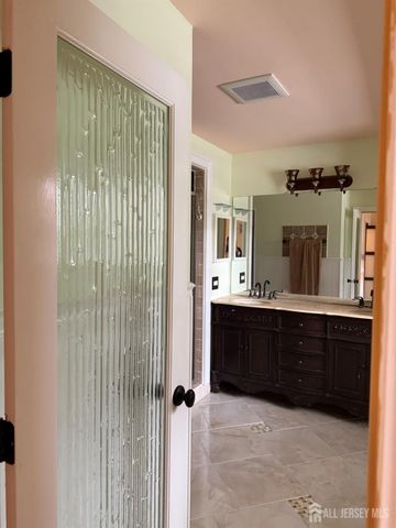 176 Nebula Road, Piscataway, NJ 08854