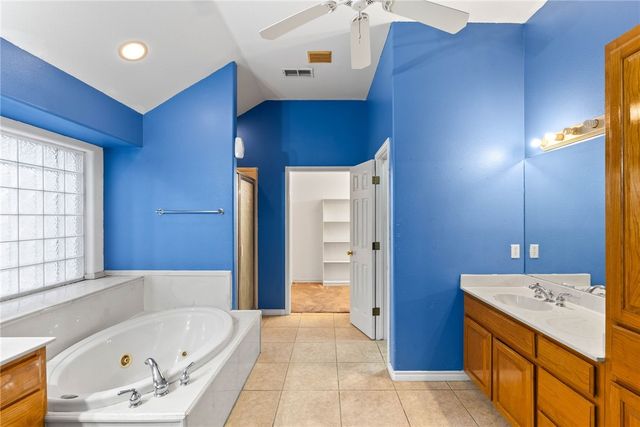 3833 Casa Blanca Ct, Corpus Christi, TX 78418