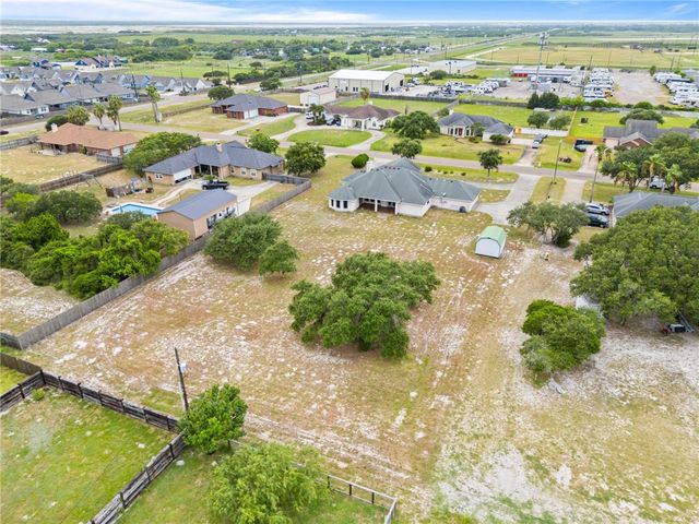 3833 Casa Blanca Ct, Corpus Christi, TX 78418
