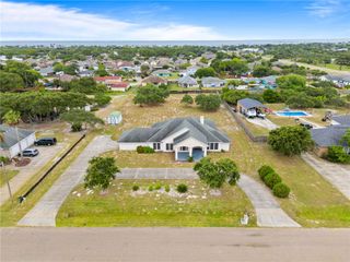3833 Casa Blanca Ct, Corpus Christi, TX 78418