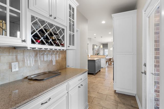 1131 Cahill Way, Shady Shores, TX 76208