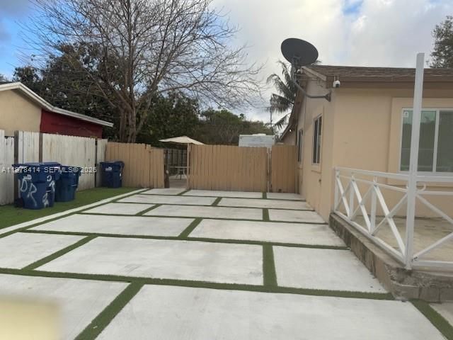 2354 NW 93rd Ter 1, Miami, FL 33147