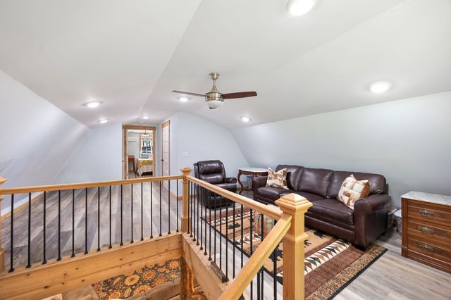 800 Reynolds Bridge Rd, Benton, TN 37307