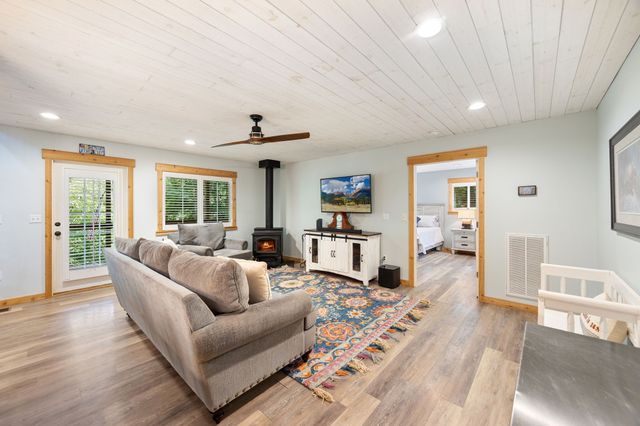 800 Reynolds Bridge Rd, Benton, TN 37307