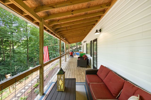 800 Reynolds Bridge Rd, Benton, TN 37307