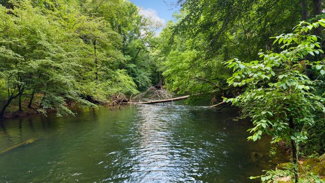 800 Reynolds Bridge Rd, Benton, TN 37307