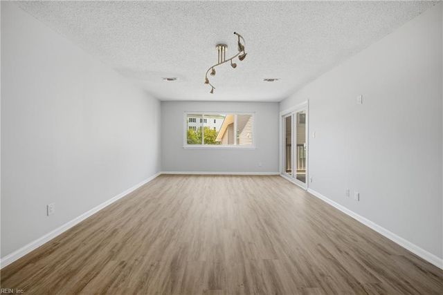 3200 Lynnhaven Dr Apt 202, Virginia Beach, VA 23451