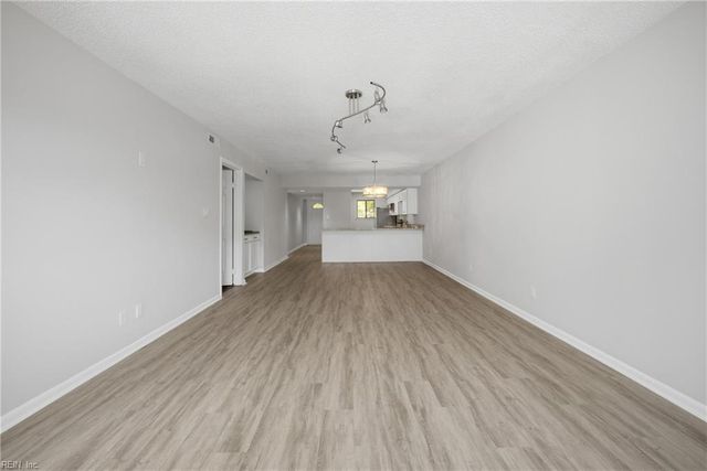 3200 Lynnhaven Dr Apt 202, Virginia Beach, VA 23451