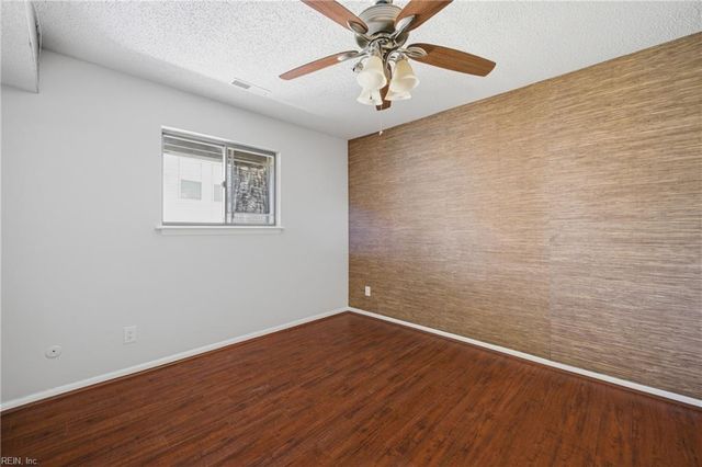 3200 Lynnhaven Dr Apt 202, Virginia Beach, VA 23451
