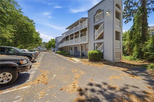 3200 Lynnhaven Dr Apt 202, Virginia Beach, VA 23451