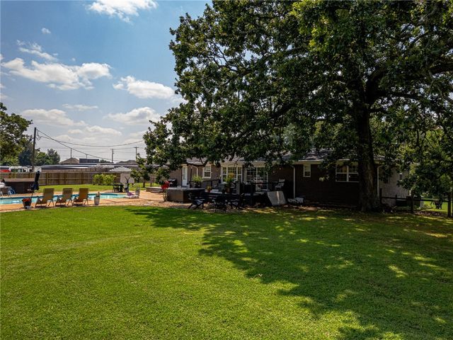 12136 Bedrock Lane, Bentonville, AR 72712