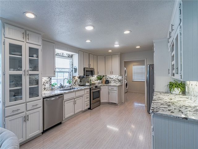 12136 Bedrock Lane, Bentonville, AR 72712