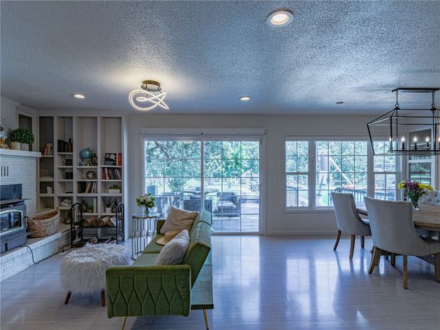 12136 Bedrock Lane, Bentonville, AR 72712